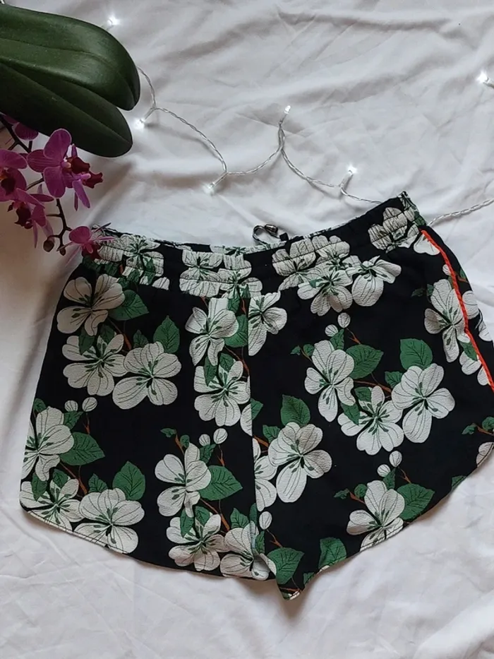 Short en tissu fleuri - photo numéro 2