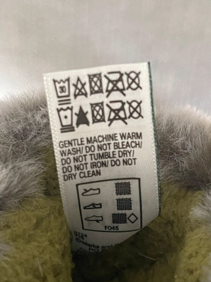 Chaussons poilus en fausse fourrure de “monstre” semi montants tous doux - photo numéro 4