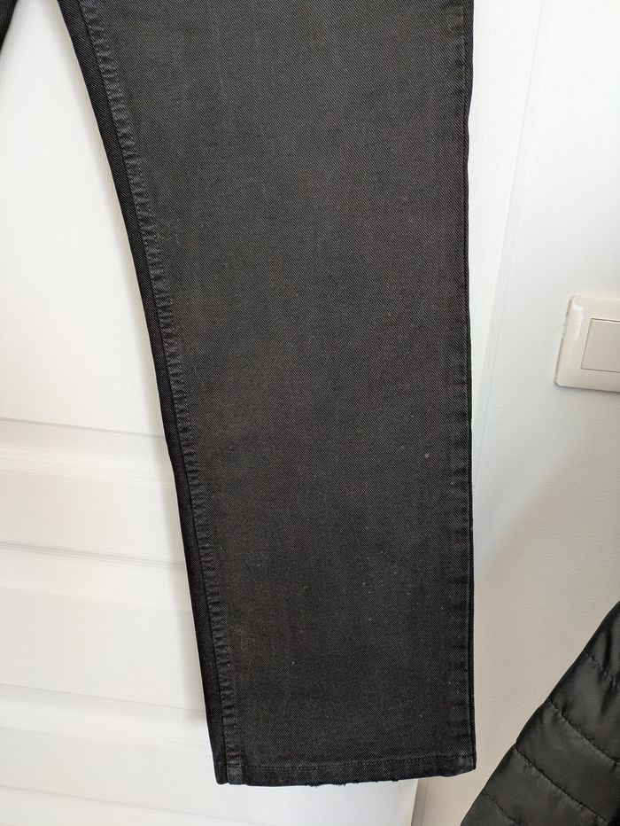 Jean droit noir - Valentino - taille 34 (FR 44) - photo numéro 3