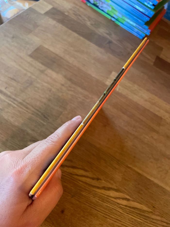 Livre La Pat Patrouille Paw Patrol L’ABC lettres chiffres formes et couleurs Le chiffre 4 Numéro 25 - photo numéro 4