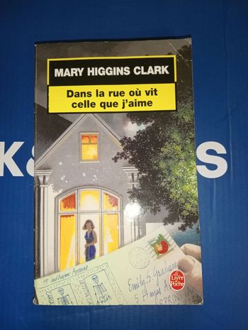 Mary Higgins Clark, Dans la rue où vit celle que j'aime 
