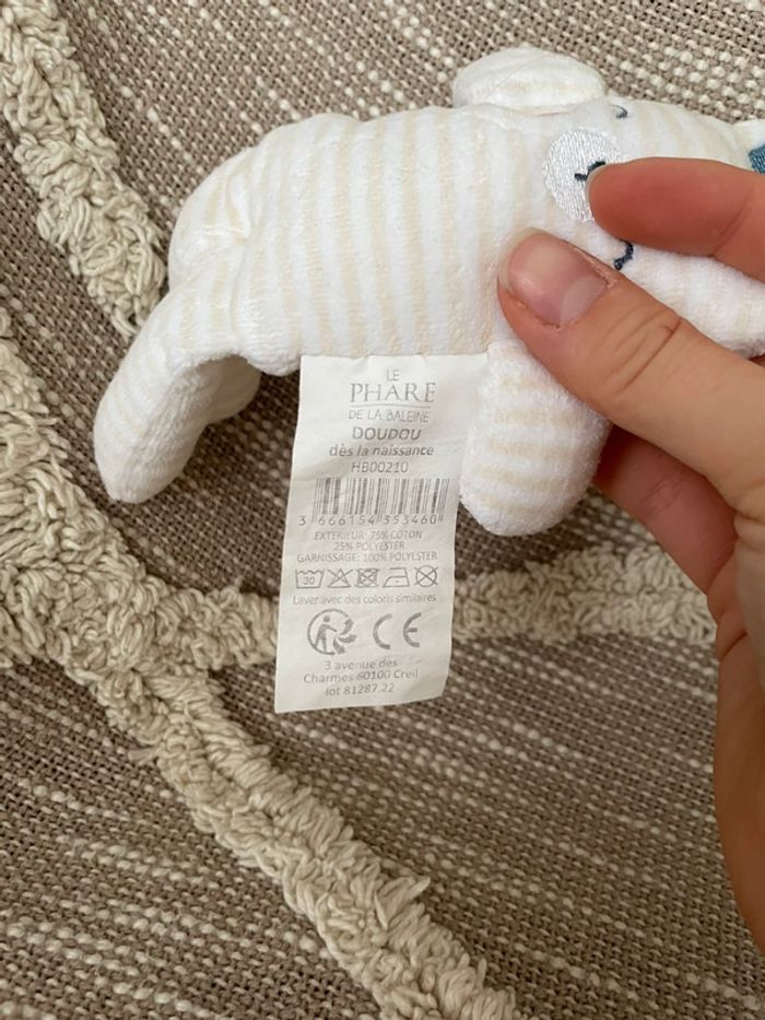 Peluche doudou 19cm le phare de la baleine lapin jaune et bleu très bon état - photo numéro 4