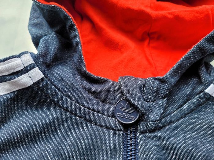 Superbe veste zippée à capuche Adidas grise 12 mois (26) - photo numéro 3