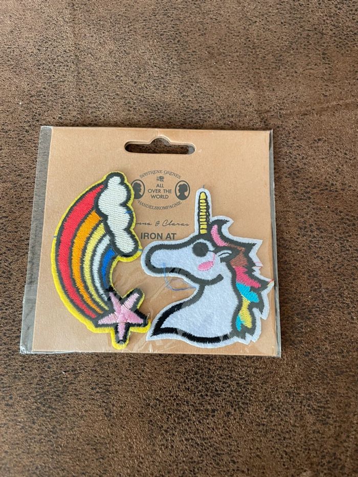 Écusson patch brodé thermocollant 2 pièces