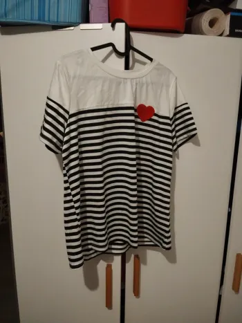 Tee shirt coeur femme