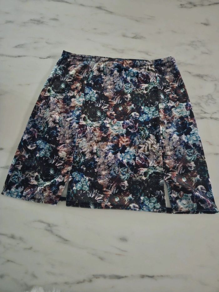 Urban outfitters mini jupe velours à fleurs taille XS - photo numéro 4