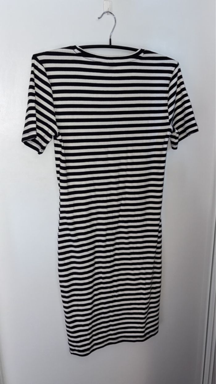 PIECES - Robe moulante rayée - Taille M - Noir et Blanc - Neuf avec étiquette - photo numéro 6