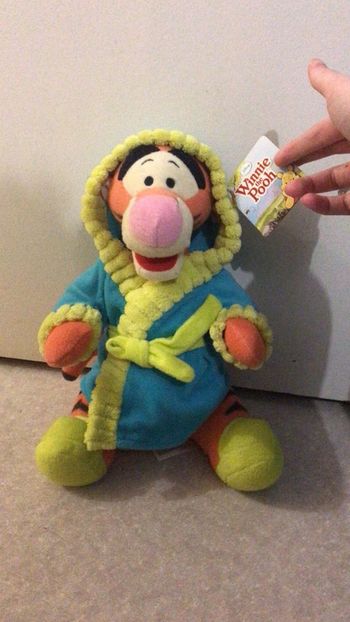 Peluche tigrou neuf avec étiquette officiel disney