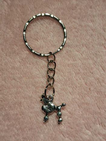 Porte clé caniche chien