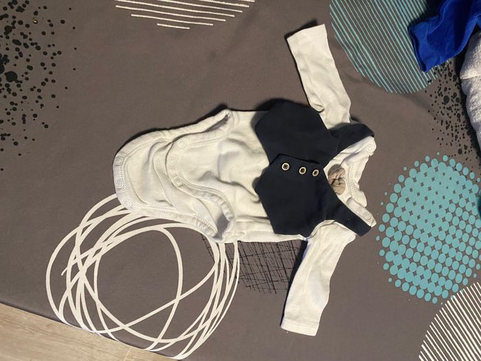 Vêtements de bébé taille 1 mois - photo numéro 7