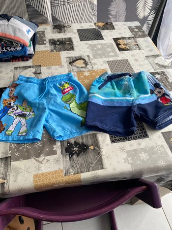 Lot de deux short de bain 6 ans