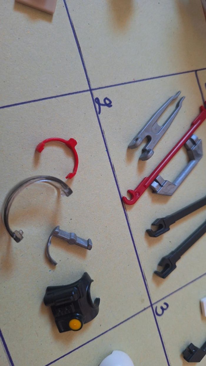 Lot playmobil agent secret Police petit accessoire - photo numéro 6