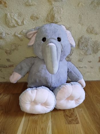 Grande peluche éléphant