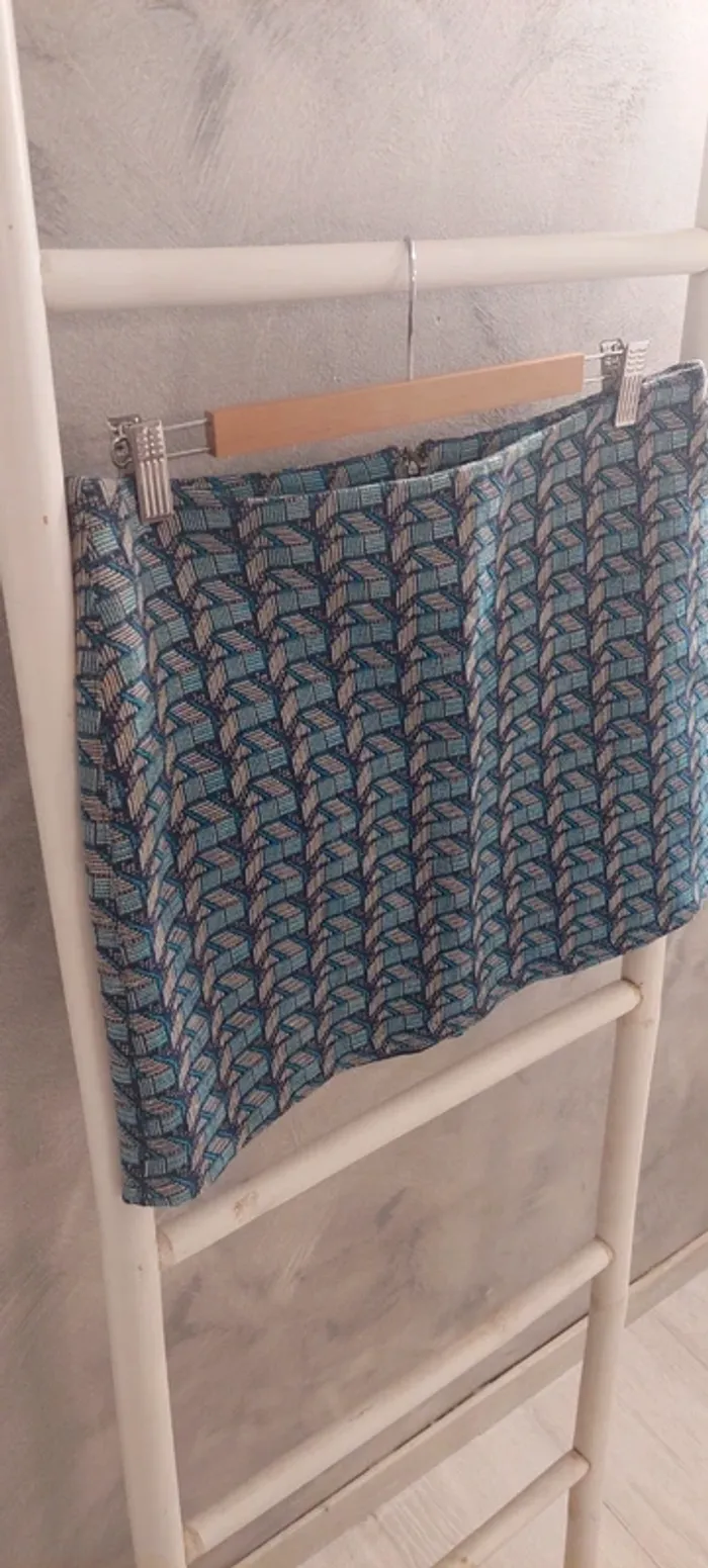 Jupe courte bleue Bizzbee taille 40 - photo numéro 2
