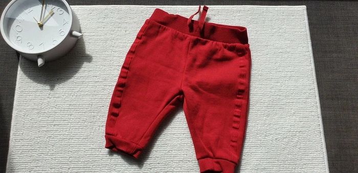 Pantalon rouge 6 mois