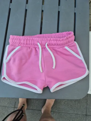 Short rose et blanc