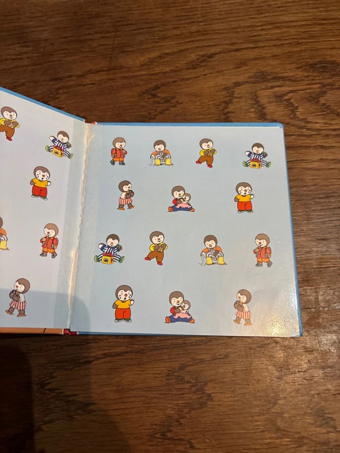 Livre T’choupi fait du poney - photo numéro 2