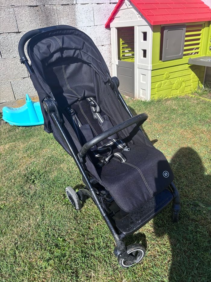 Poussette beezy noir