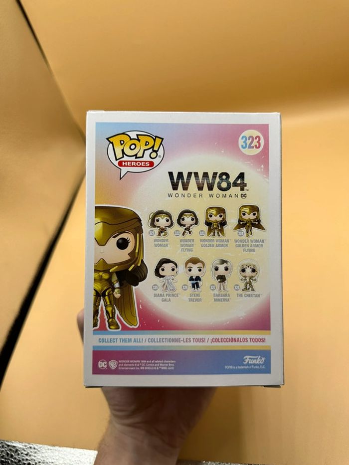 Figurine Funko Pop - Wonder Woman 1984 - Ww84 N°323 - Wonder Woman Armure En Or - Chromé Or (47372) - photo numéro 2