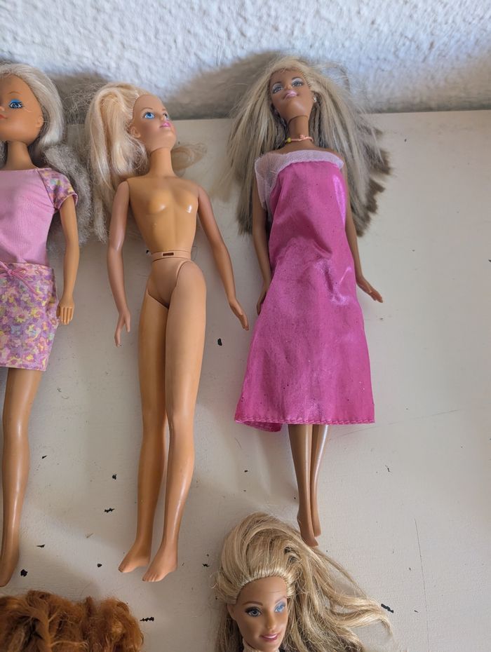 Lot Barbie poupées et accessoires - photo numéro 4