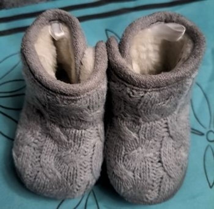 Lot de 4 paires de chaussures fille 0-3 mois TBE - photo numéro 9