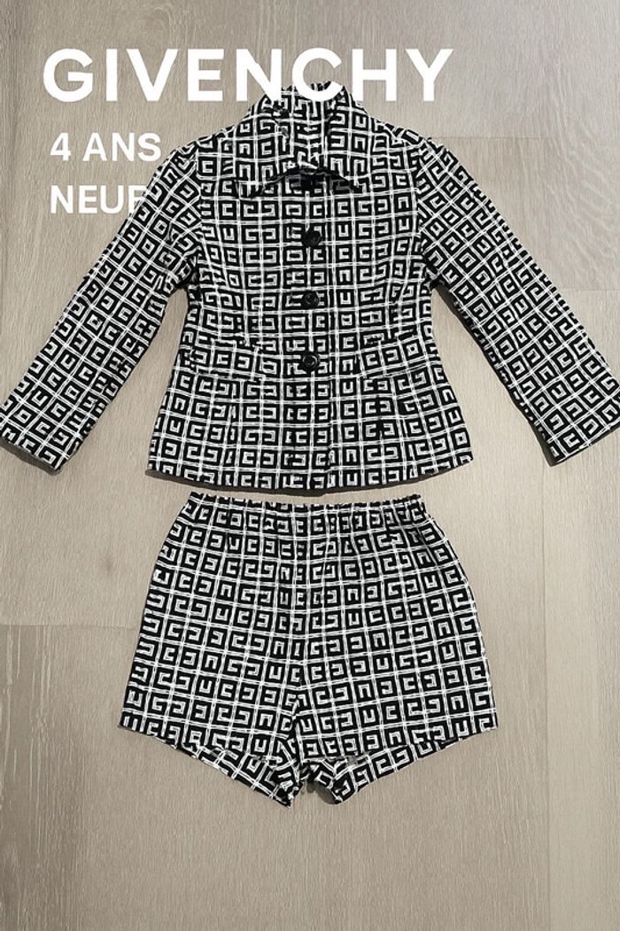 Ensemble Givenchy veste et short 4 ans - photo numéro 2