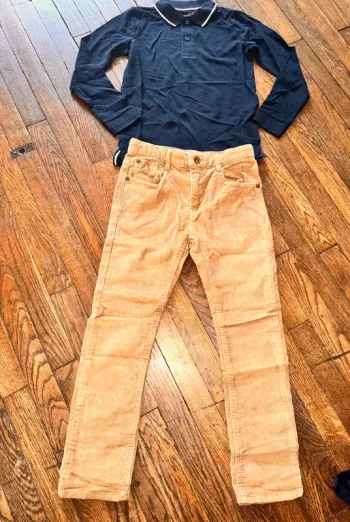 Polo Monoprix et pantalon velour Zara 8 ans