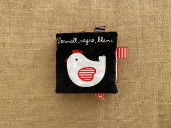 Livre en tissu Rouge, noir, blanc Espagnol Combel Editorial