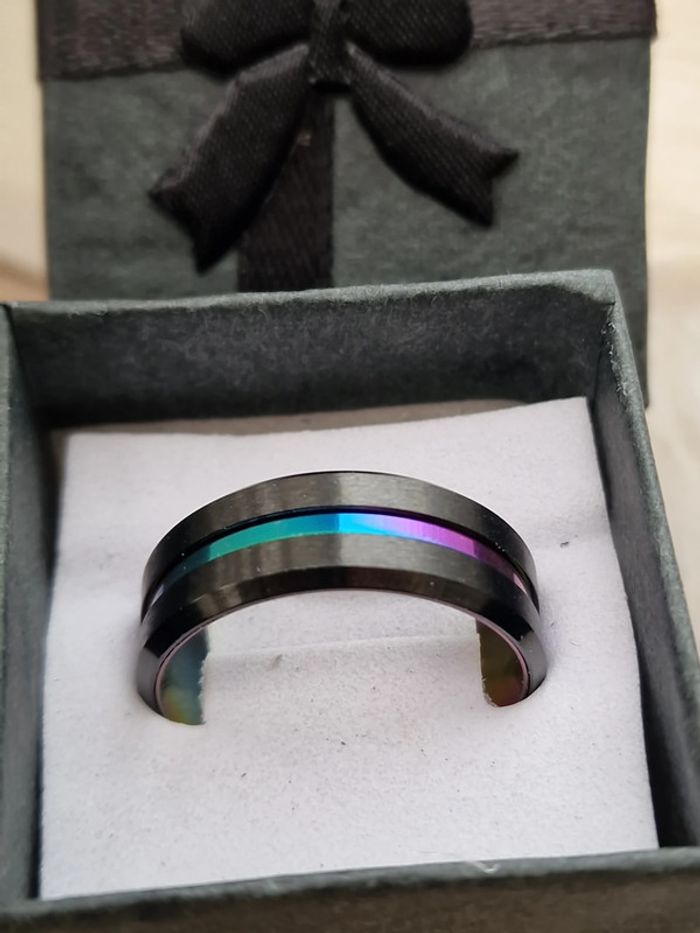 Bague Acier Inoxydable Noir Et Cameleon Multicolore