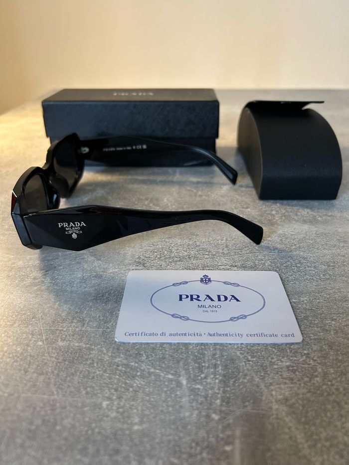 Lunettes de soleil Prada  noir PR 17WS femme - photo numéro 2