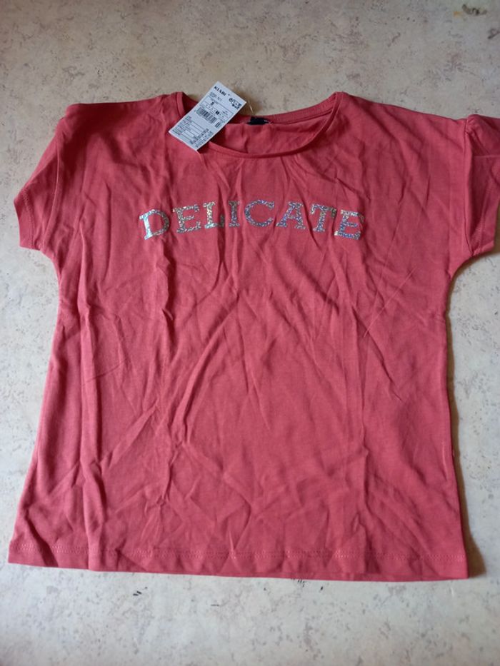 Tee-shirt manches courtes kiabi neuf 8ans