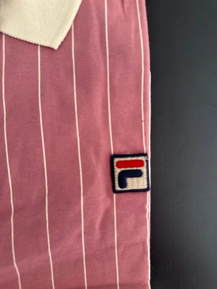 Polo FILA rayé rose et blanc – Taille S – Neuf avec étiquette - photo numéro 3
