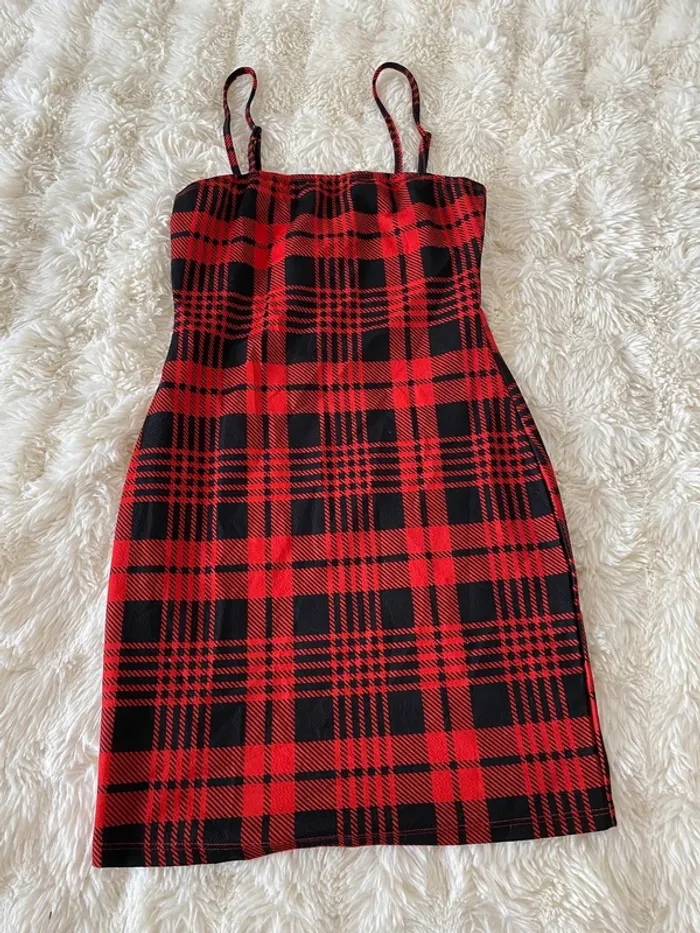 Robe à carreaux rouge et noir Shein taille XS