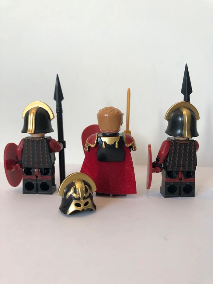Figurine type lego Chef et 2 soldats Lannister. Game of thrones - photo numéro 3