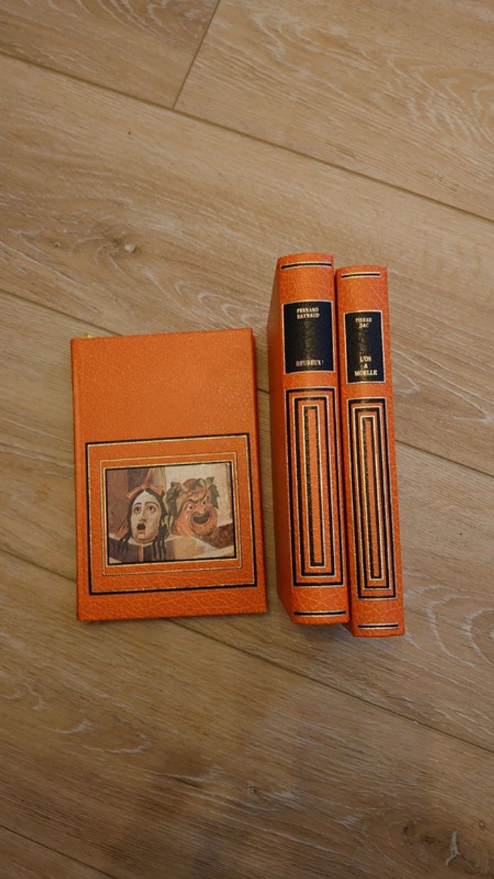 3 livres editions famot. Heureux  + L'os à moelle + Sens dessus dessous