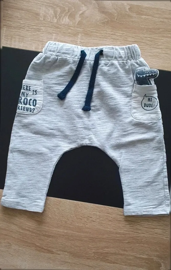 Lot de 4 joggings 9 mois - photo numéro 2