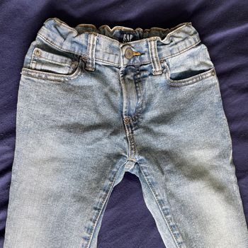 Jeans Gap garcon taille 7 ans comme neuf