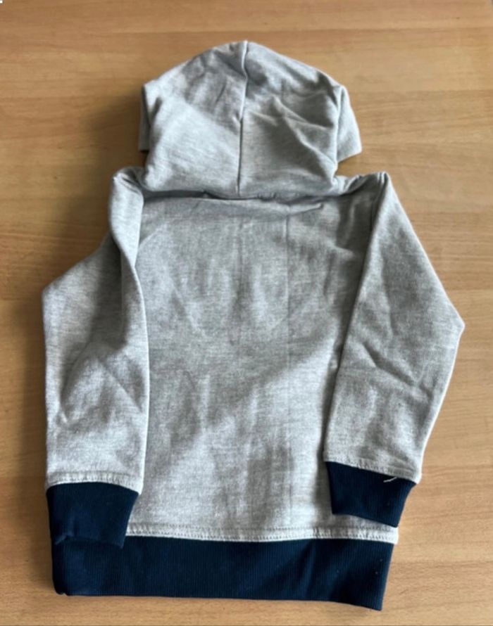 Pull capuche  92/98 - photo numéro 2