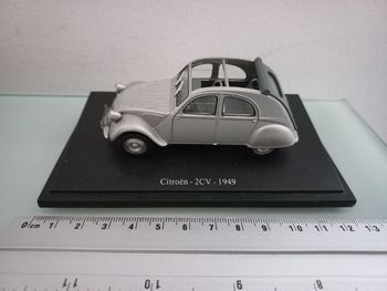 Voiture de collection Citroën 2 CV 1949