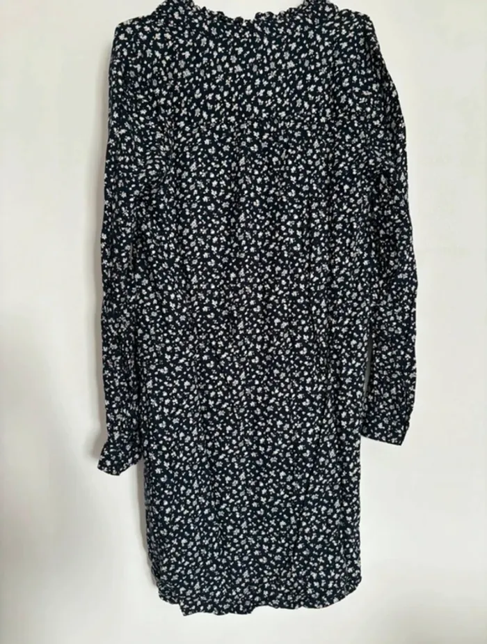 Robe marine et blanche - photo numéro 3