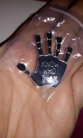 Pin's main noire know who i am