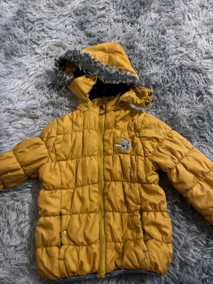 Manteau jaune - photo numéro 2