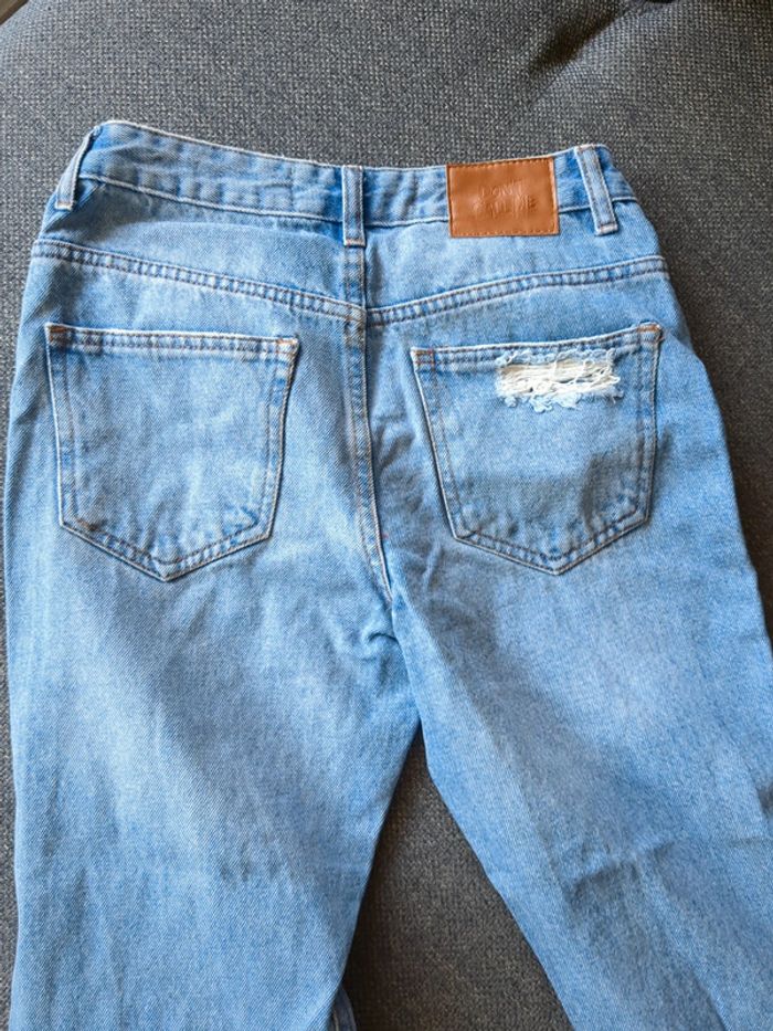 Jean large troué don't call me Jennyfer taille 30fr - photo numéro 4