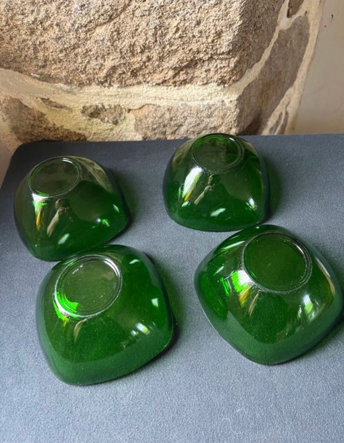 Lot de 4 petites coupelles, bols en verre vert Vereco Vintage