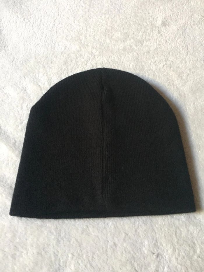 bonnet noir avec motifs taille unique. état neuf - photo numéro 3