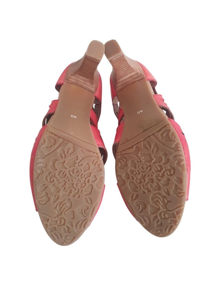 Sandales Laura Vita en Cuir Rouge- Élégance & Confort- Pointure 40
- photo numéro 7