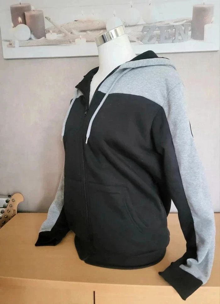 Hoodie sweat chaud Valeur 99,90 euros - photo numéro 2