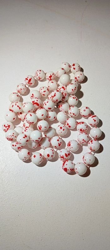 Sautoir perles de sang