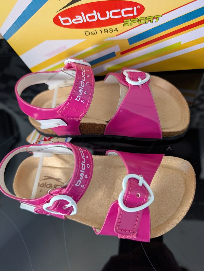 Sandales d'été fille. Taille 23. Neuf. Balducci - photo numéro 8