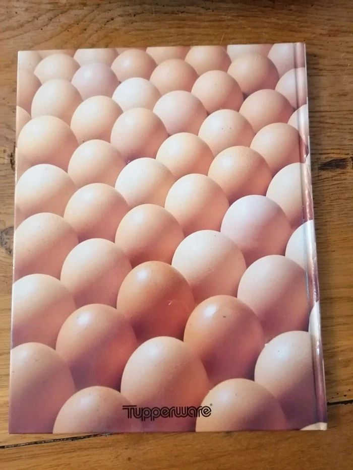 Le livre de l oeuf. Etat neuf - photo numéro 2